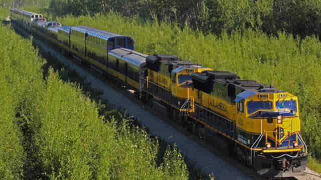 Canadian Pacific Kansas City (CP) Meets Q1 Earnings Estimates