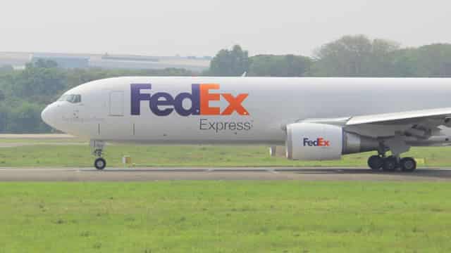 FedEx (FDX) Registers a Bigger Fall Than the Market: Important Facts to Note