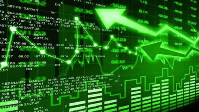 Is Trending Stock Interactive Brokers Group, Inc. (IBKR) a Buy Now?