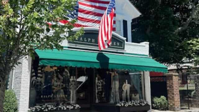 Ralph Lauren Rises On Earnings, Expects 'Modest' Margin Expansion