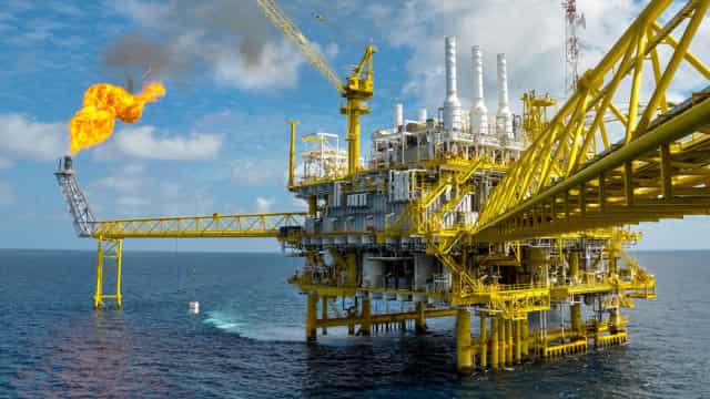 Petrobras Cuts $1.1B in Spending on Platform Decommissioning Plans