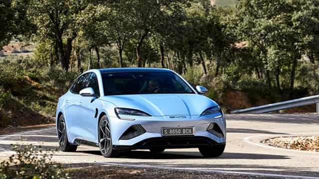 Chinese automakers should pursue 'rational competition' in EV industry, official says