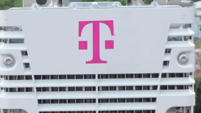 Why Charter Rallies While T-Mobile Sells Off