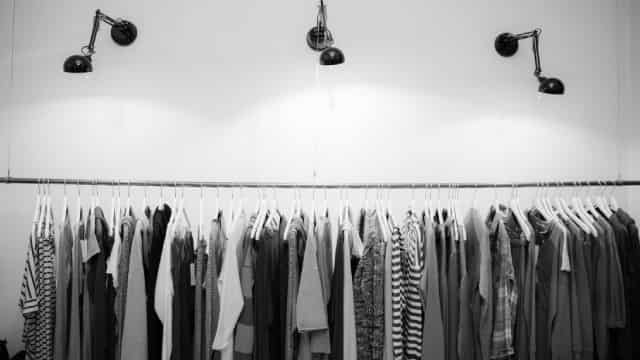 AEO vs. JWN: Which Fashion Apparel Stock is the Better Buy Now?