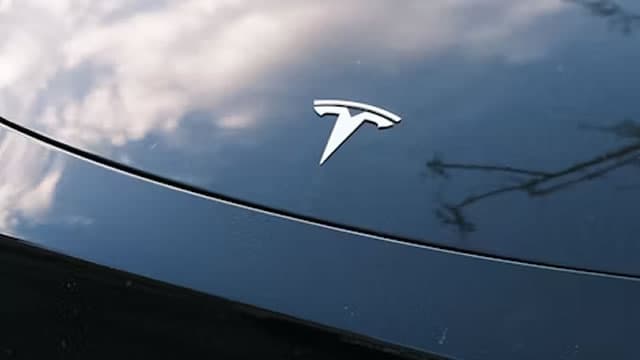 Tesla probed by NHTSA over Model Y door handle issue