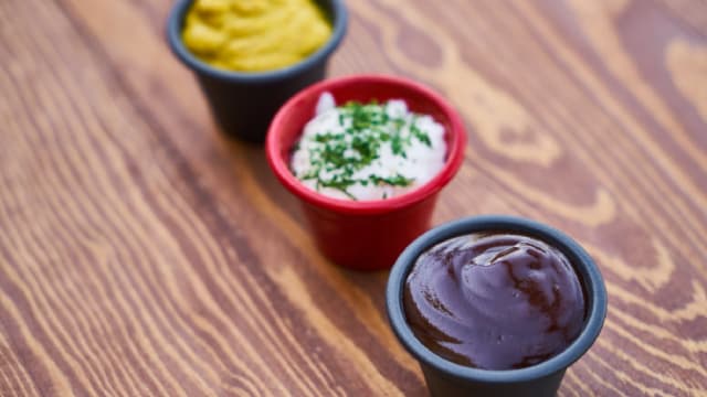 3 Attractive Dividend Stocks To Buy Under $10