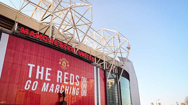 Manchester Utd swings to profit despite revenues fall, due to lower wages and pre-season tour costs