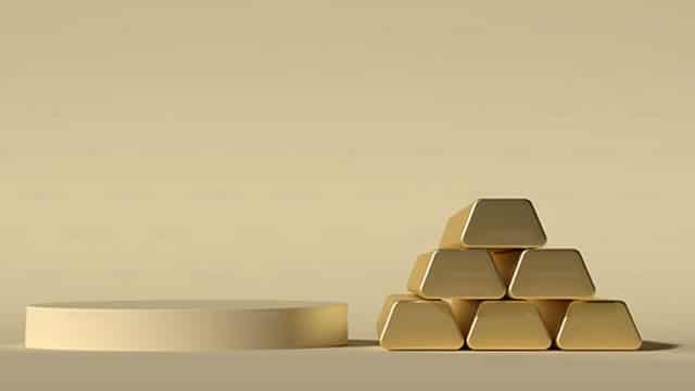 Gold Price Forecast: Holds Support, Bearish Breakdown Risk Intensifies