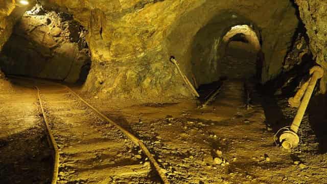 Iamgold (IAG) Stock Falls Amid Market Uptick: What Investors Need to Know