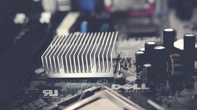DELL's ISG Sales Gain Momentum: Can Servers Keep Driving Growth?