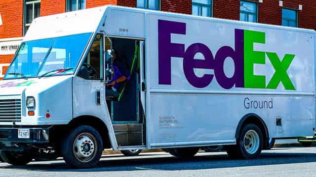 FedEx Q2 Earnings Surpass Estimates, Revenues Lag, View Revised