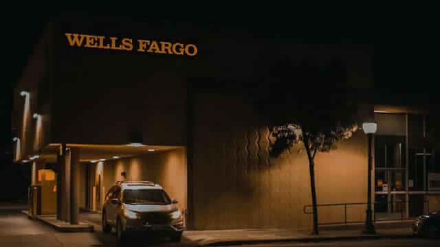 Wells Fargo Says Economy ‘Appears to Be Losing Some Steam'