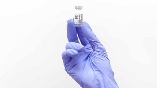 Here's How You Should Play JNJ Stock After Q1 Earnings Beat