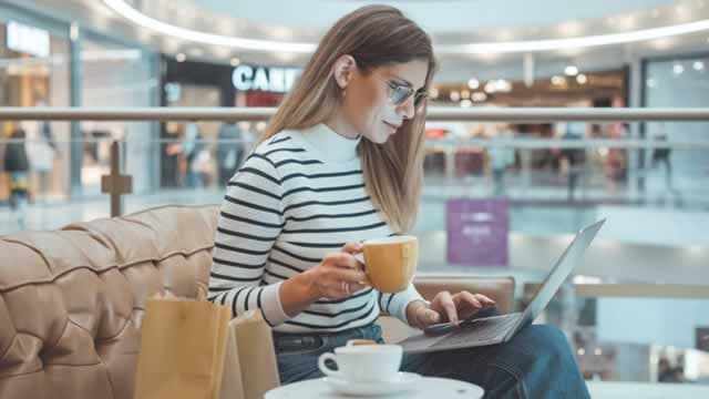 AI Pushes Black Friday E-Commerce Sales to a Record-High: 5 Picks