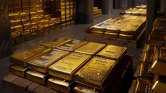 U.S. debt concerns following Moody's downgrade push gold prices above $3,300