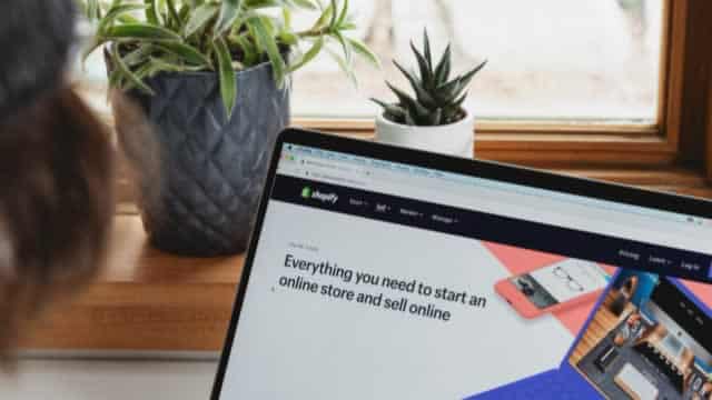 Cathie Wood Is Buying This Top E-Commerce Stock That's Down 36%, and She Won't Stop Selling Palantir.