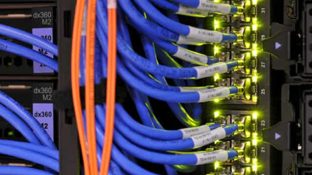Verizon and this telecom stock offer protection against tariff uncertainty
