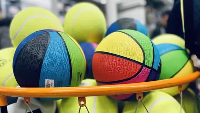 Sen. Warren asks FTC to consider blocking Dick's-Foot Locker merger over antitrust concerns
