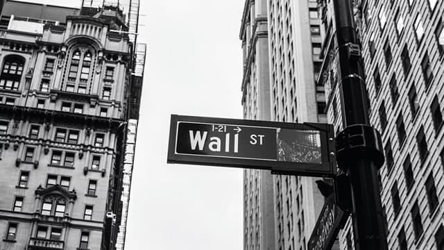 Wall Street's Most Accurate Analysts Give Their Take On 3 Tech Stocks Delivering High-Dividend Yields