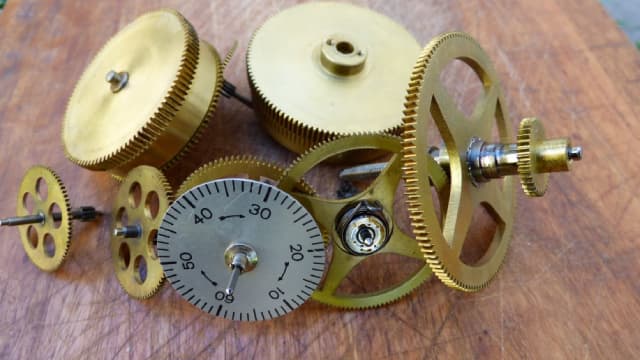 GIC vs. GWW: Which Stock Is the Better Value Option?