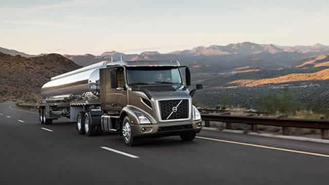 Knight-Swift Transportation Holdings: Rating Downgrade On Poor Visibility Due To Macro Headwinds