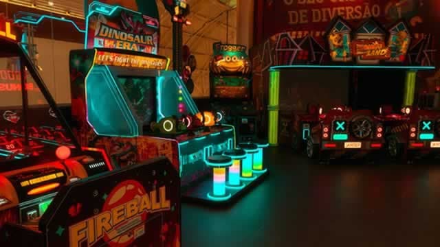 Dave & Buster's stock drops on 2Q earnings miss