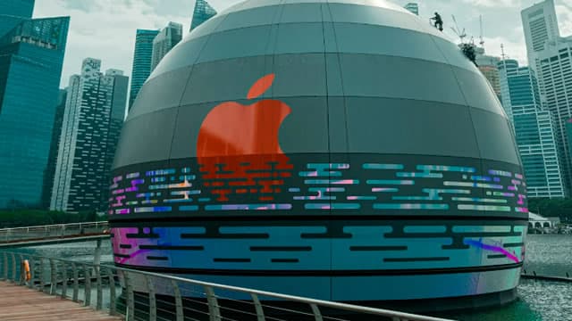 Apple announces new MacBook Pro laptops with updated chip
