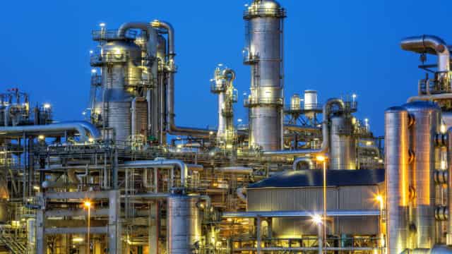 Marathon Petroleum (MPC) Rises But Trails Market: What Investors Should Know