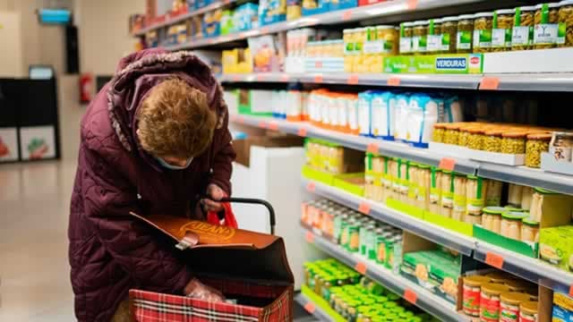 Bargain-Hungry Grocery Shoppers Are Buying More Store-Brand Goods