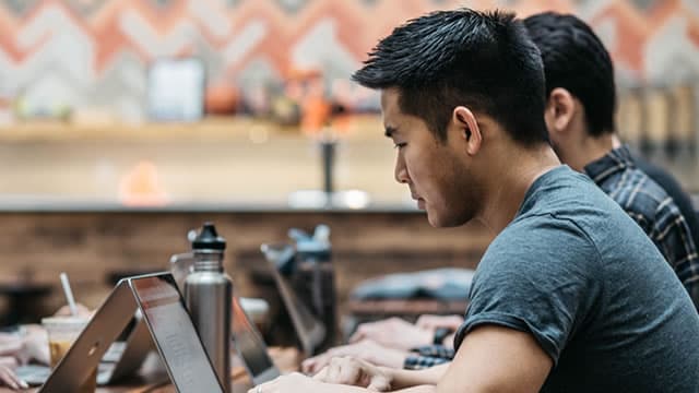 HUBS' Subscription Revenues Rise: Will the Momentum Continue?