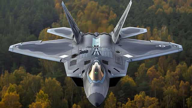 Defense Stocks Northrop Grumman and RTX Are Tanking. Is Lockheed Martin a Better Buy for Passive Income?