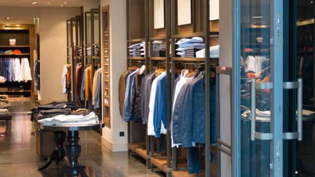 Are Investors Undervaluing Canada Goose (GOOS) Right Now?