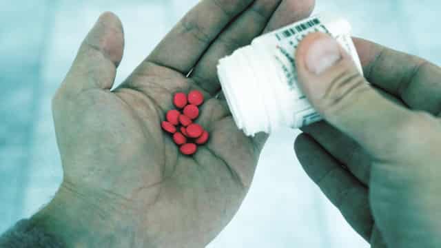 BMO's Evan Seigerman breaks down Pfizer and Regeneron's Q1 results