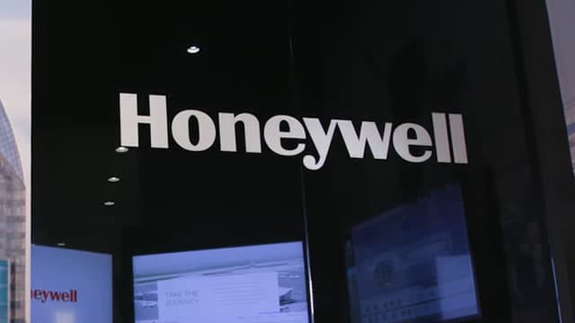 Honeywell Stock Catches a Rare Double Downgrade. Why the Bull Case Is Toast.