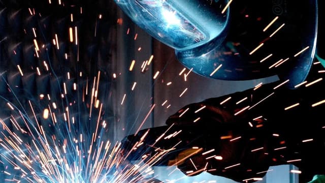 CNH (CNH) Q3 Earnings: Taking a Look at Key Metrics Versus Estimates