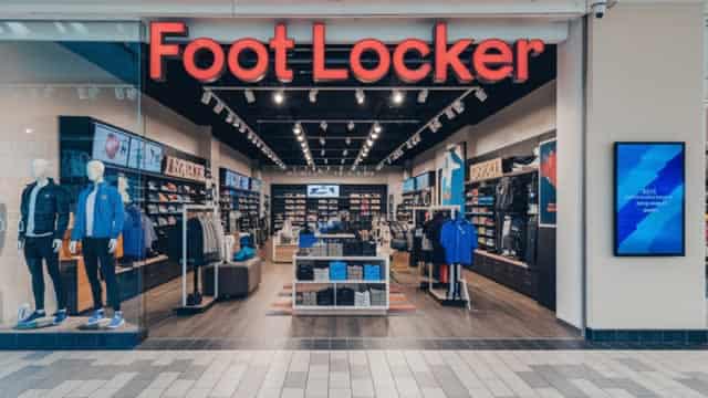 Why Is Foot Locker (FL) Up 2.4% Since Last Earnings Report?