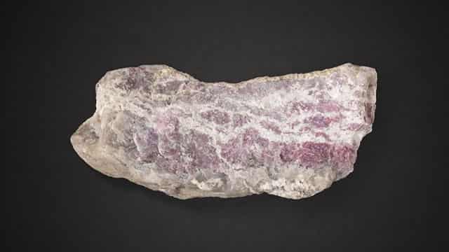 Albemarle posts loss on sliding lithium prices, keeps 2025 outlook