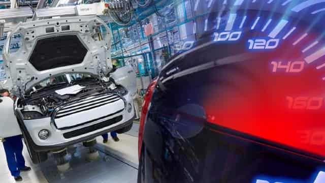 Compared to Estimates, Group 1 Automotive (GPI) Q4 Earnings: A Look at Key Metrics