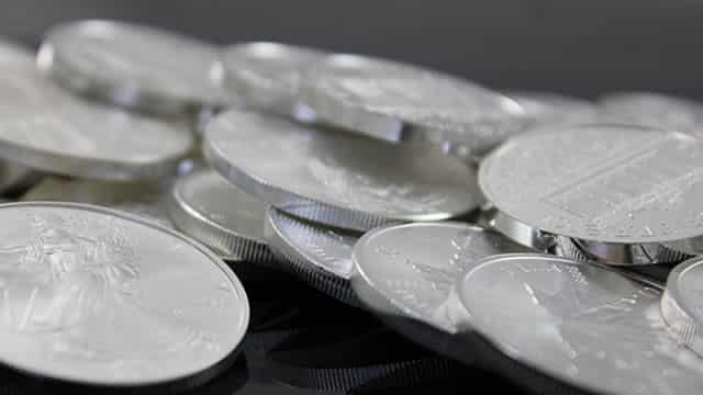 Silver's $35 Breakout: The Best ETFs For The Bullish Ride