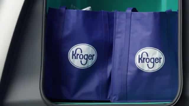 Kroger (KR) Advances While Market Declines: Some Information for Investors