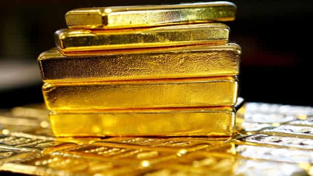 Is Gold Going to $3000? Grab 3 Mining Stocks Under $15 That Pay Big Dividends