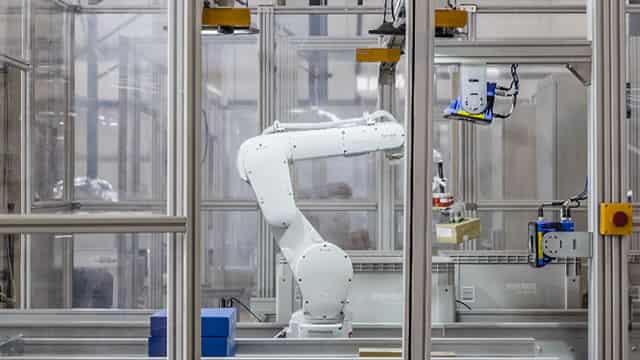 JD.com Posts Strong Start to 2025