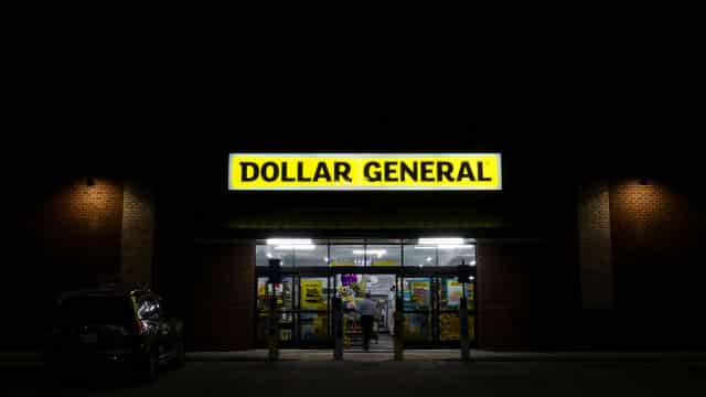 Analyst Says Dollar General Stock May Not Be a Bargain