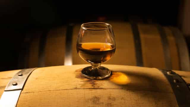 Diageo Trades Below 200 & 50-Day SMA: How to Play the Stock?