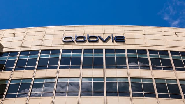 Is It Worth Investing in AbbVie (ABBV) Based on Wall Street's Bullish Views?