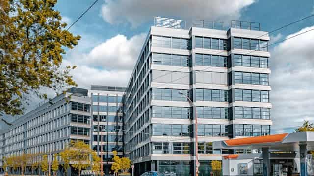 IBM stock price hits all-time high: will it hit $300 this month?