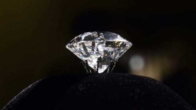 Will Signet Jewelers' Brand Differentiation Fuel Long-Term Growth?