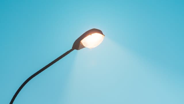 Is Algonquin Power & Utilities (AQN) Stock Outpacing Its Utilities Peers This Year?