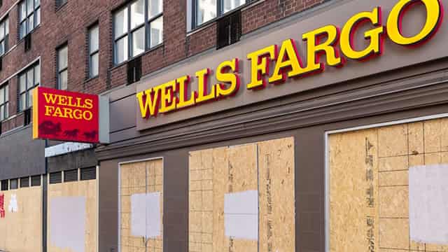 Wells Fargo investors approve executive pay as compliance fixes gain momentum