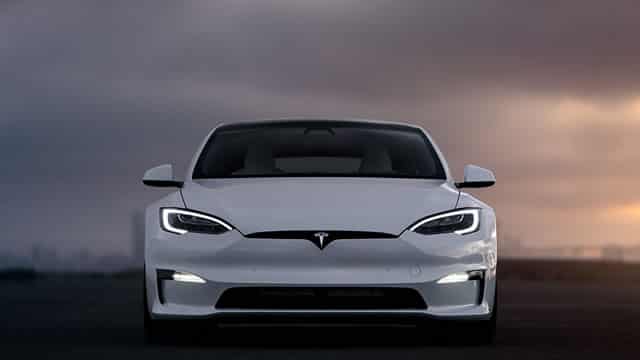 AI predicts Tesla stock stock price for February 1, 2025